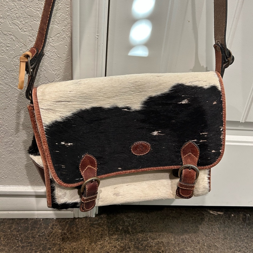 Elegant Black and White Leather Messenger Bag